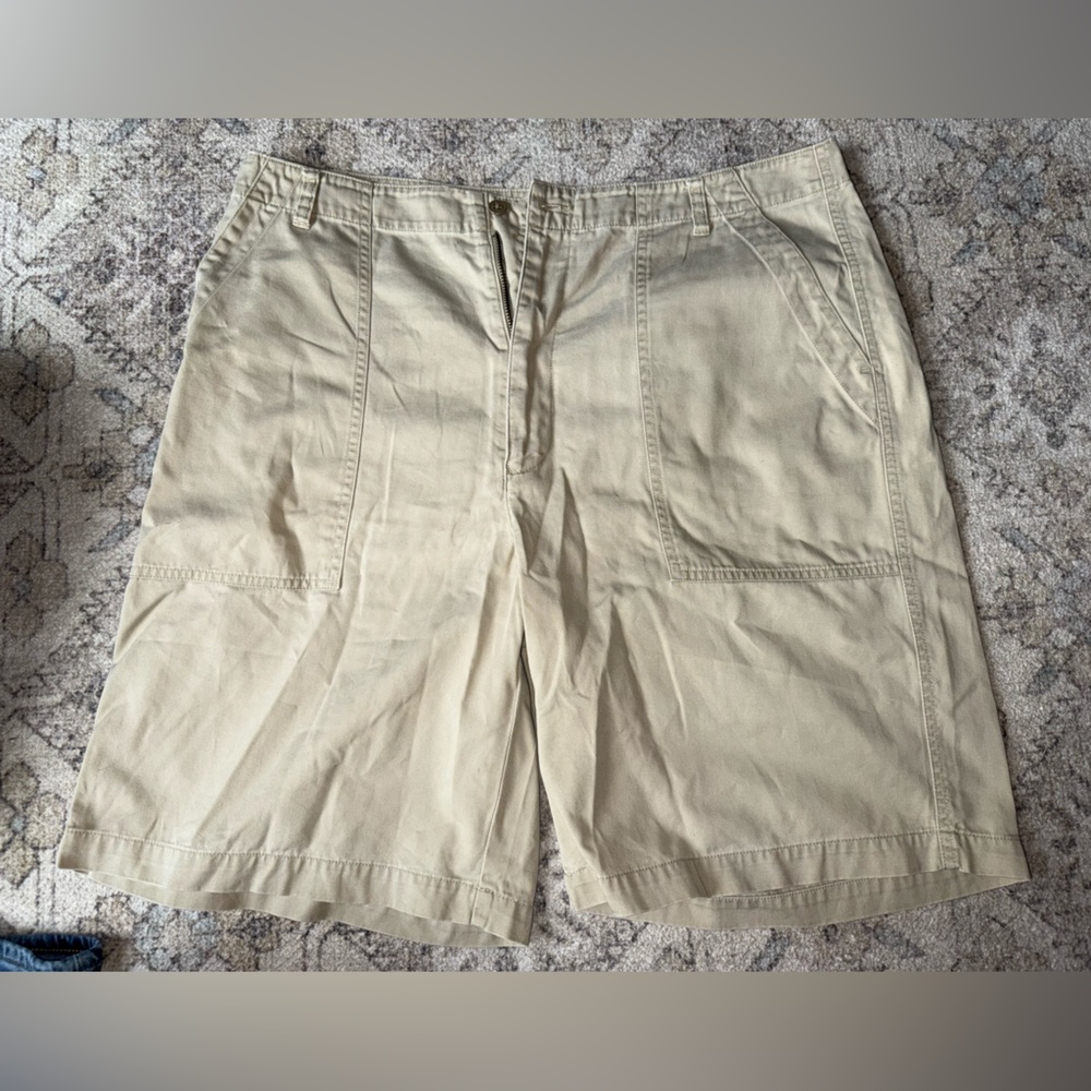 Tommy Hilfiger Men's Tan Shorts